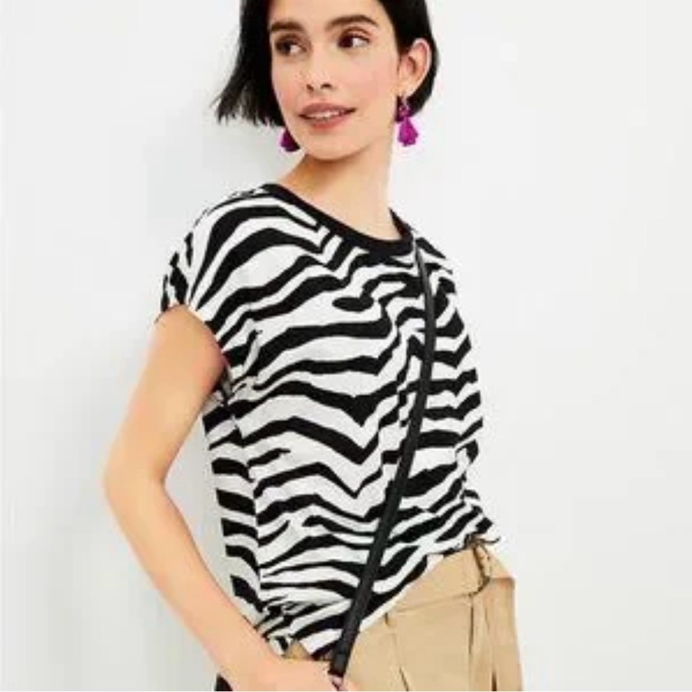 LOFT Zebra Print Clean Short Sleeve Top Size Medium